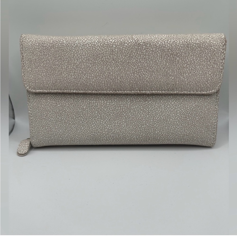 Seint-Beautiful Salmon colored clutch or cross body